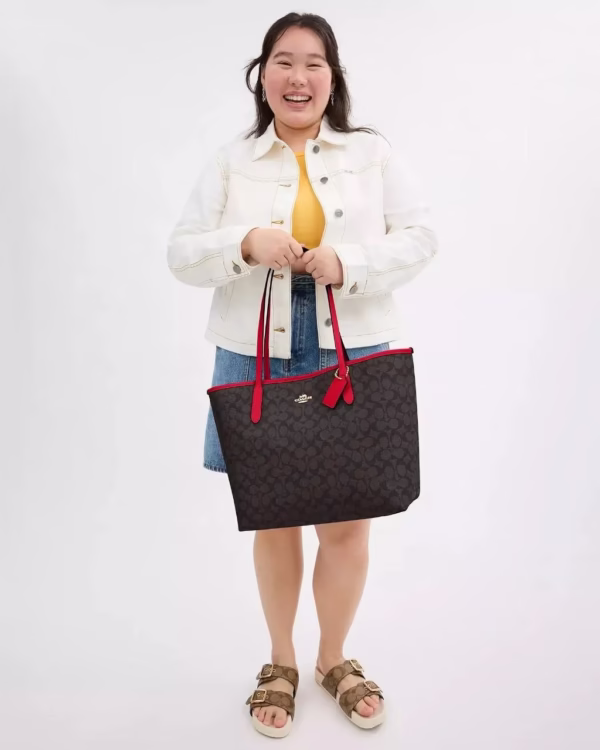 Coach City Tote In Signature Canvas